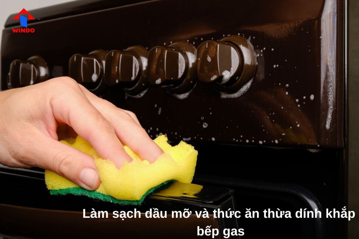 Lau sạch toàn bộ bên dưới và các núm điều chỉnh để bếp luôn sáng bóng